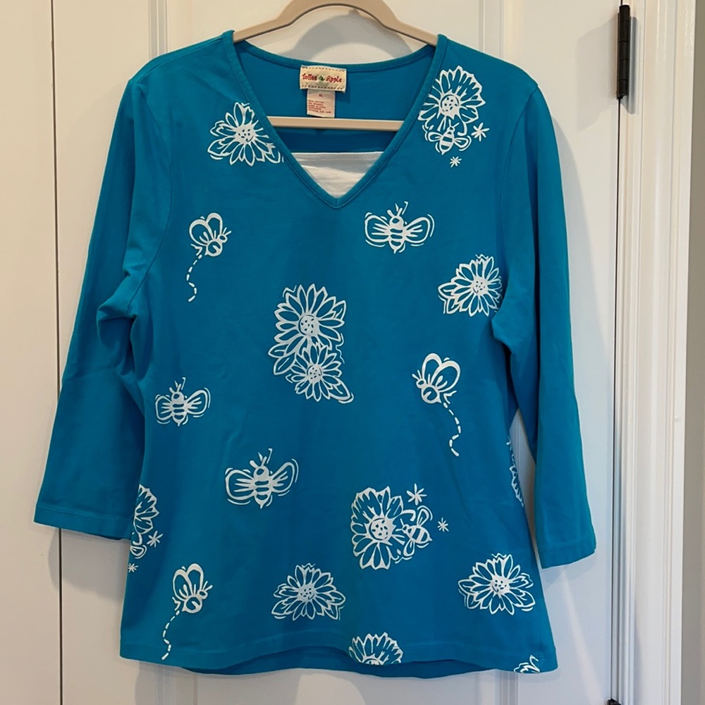 Toffee Apple XL top with bees 🐝 & flowers 🌺